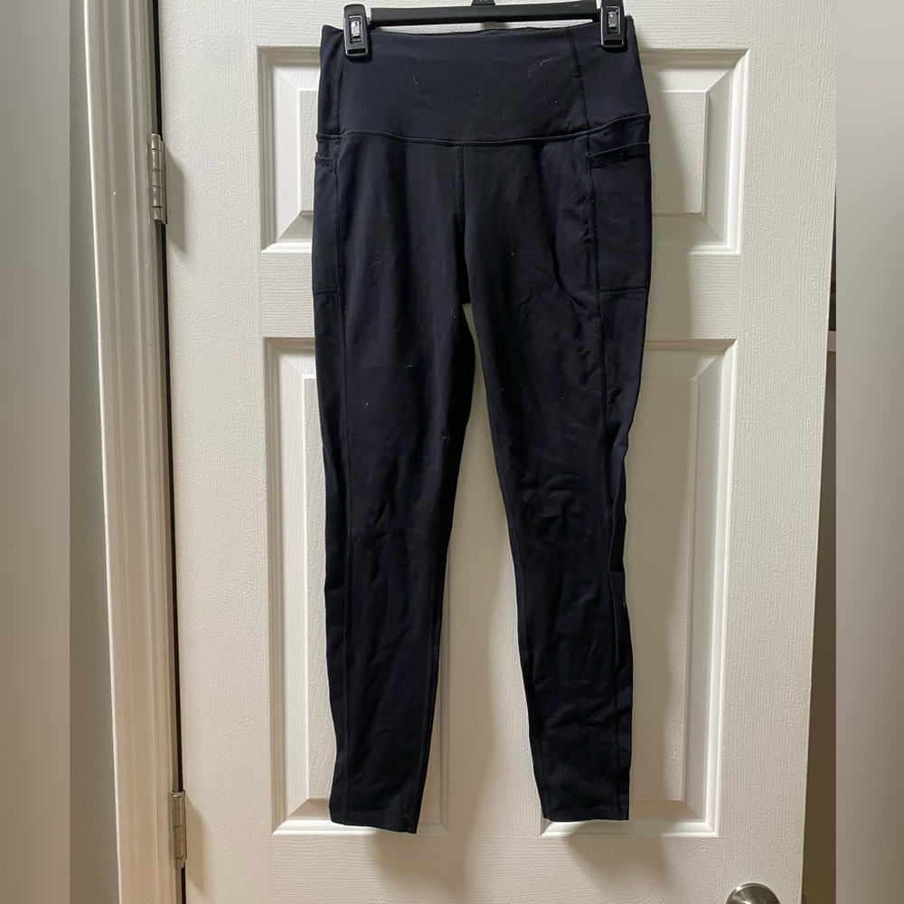 Gently used black Sketchers leggings with pockets